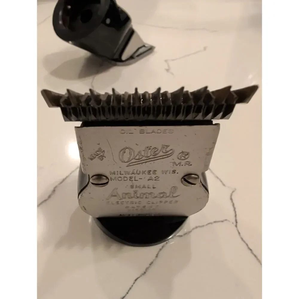 Vintage Oster A2 Animal Clipper - Tested Working, Size 15 Blade, Box